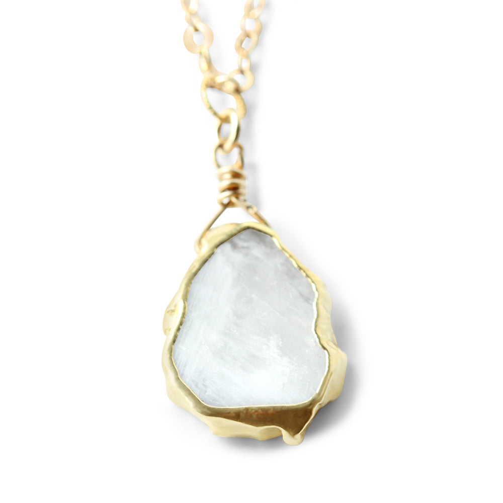 Experience the enchanting allure of our 14K Gold Filled Moonstone Necklace, a piece that captures the mystical beauty and magical properties of the moonstone.