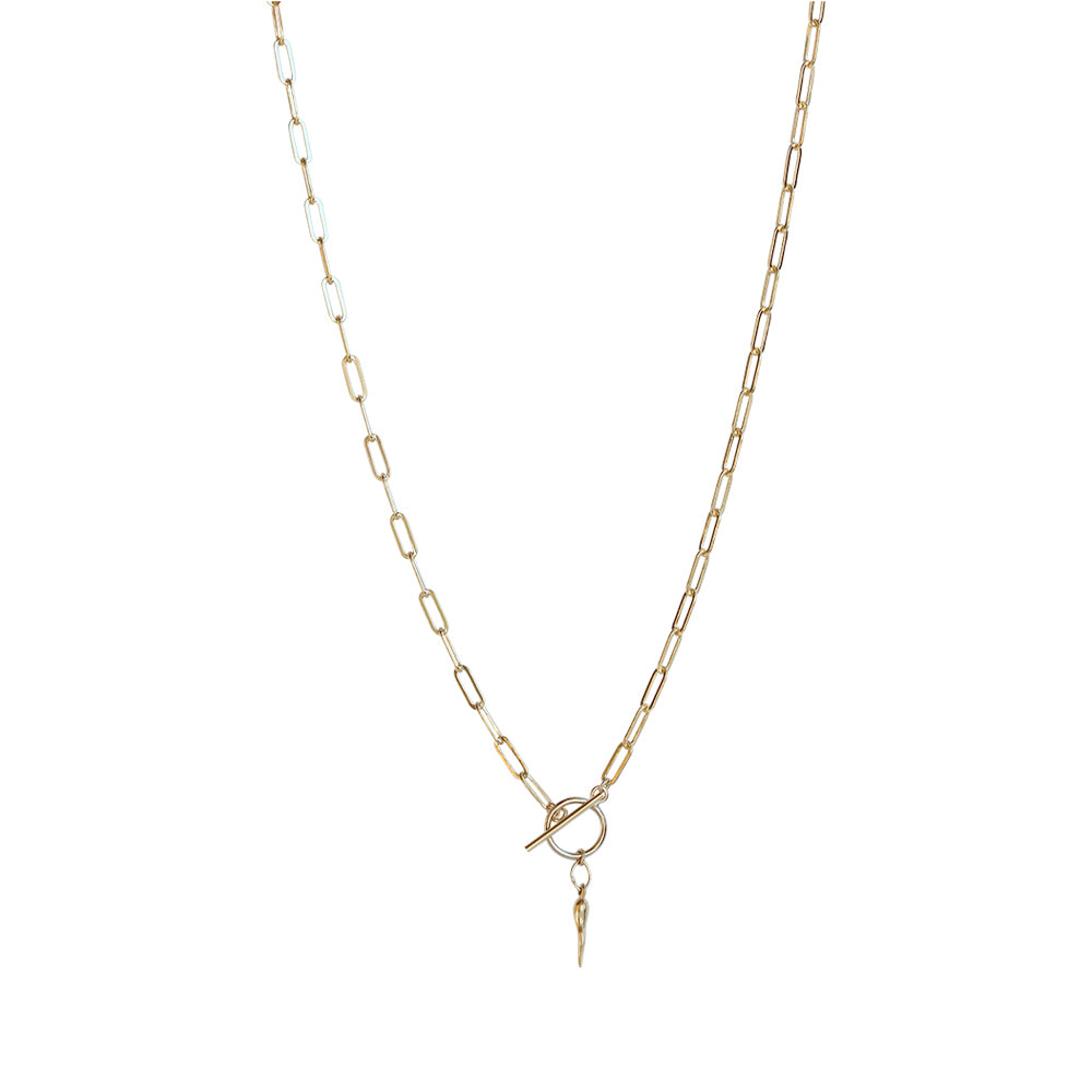 Embrace the beauty, luck, and protection that the Italian horn symbolizes, all while making a bold fashion statement with our 14K Gold-Filled Italian Horn Paperclip Chain Necklace.