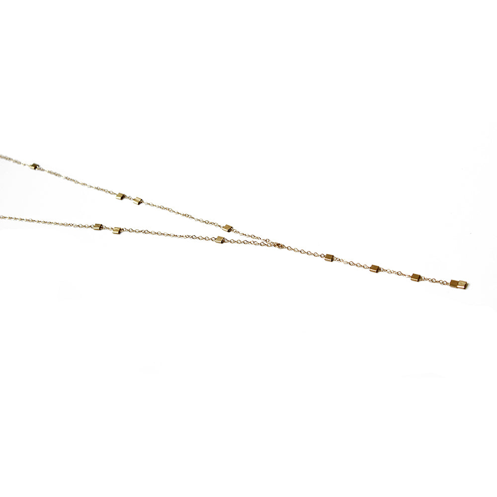 Gold y necklace adjustable at the back neck. Handmade. Chains by Lauren